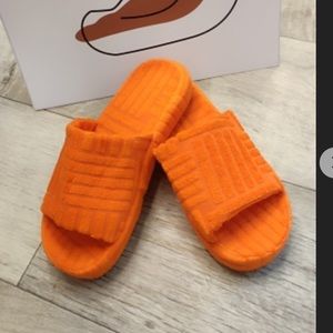 Orange 🍊 vacation resort sandals